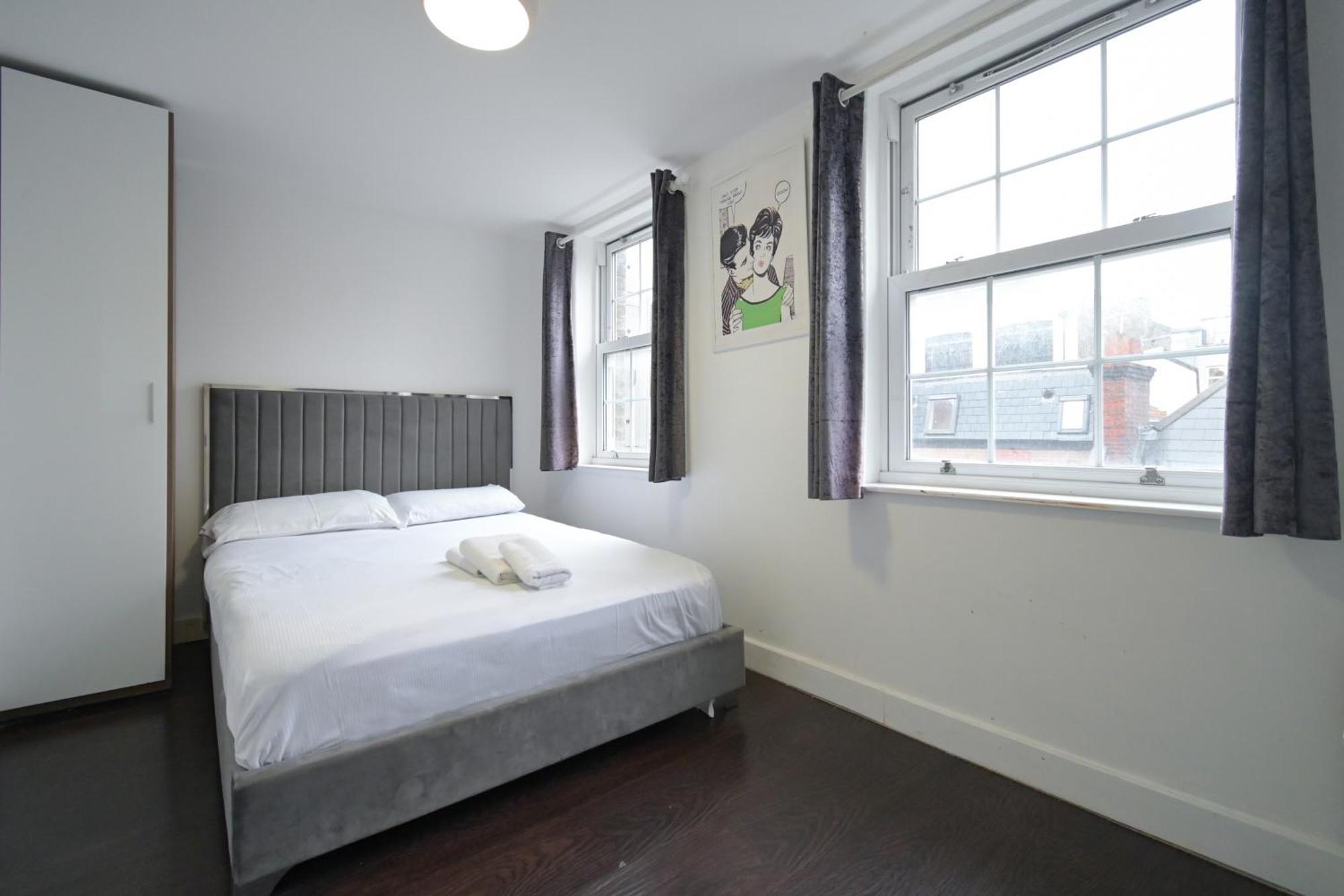 Charlotte Street By News Londen
