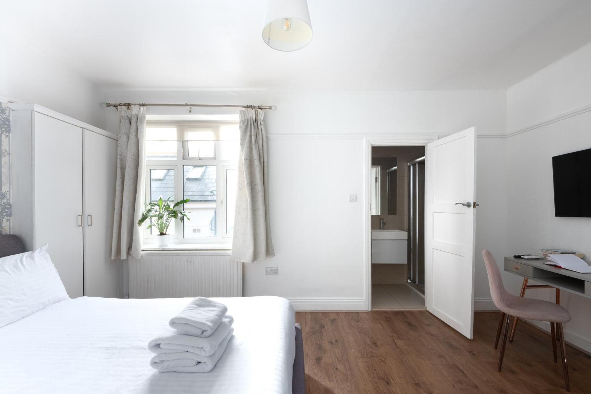 Argyle Aparthotel 3*