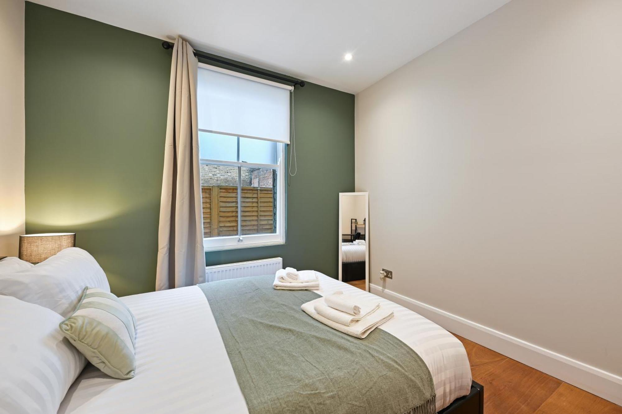 Stunning 2 Bed Basement Flat In Hammersmith Appartamento