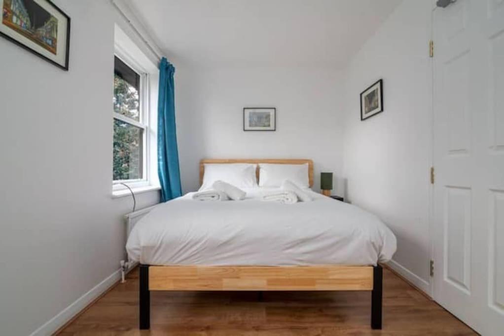 Quiet 4 Bedroom House Between Camden & Kings Cross Londen
