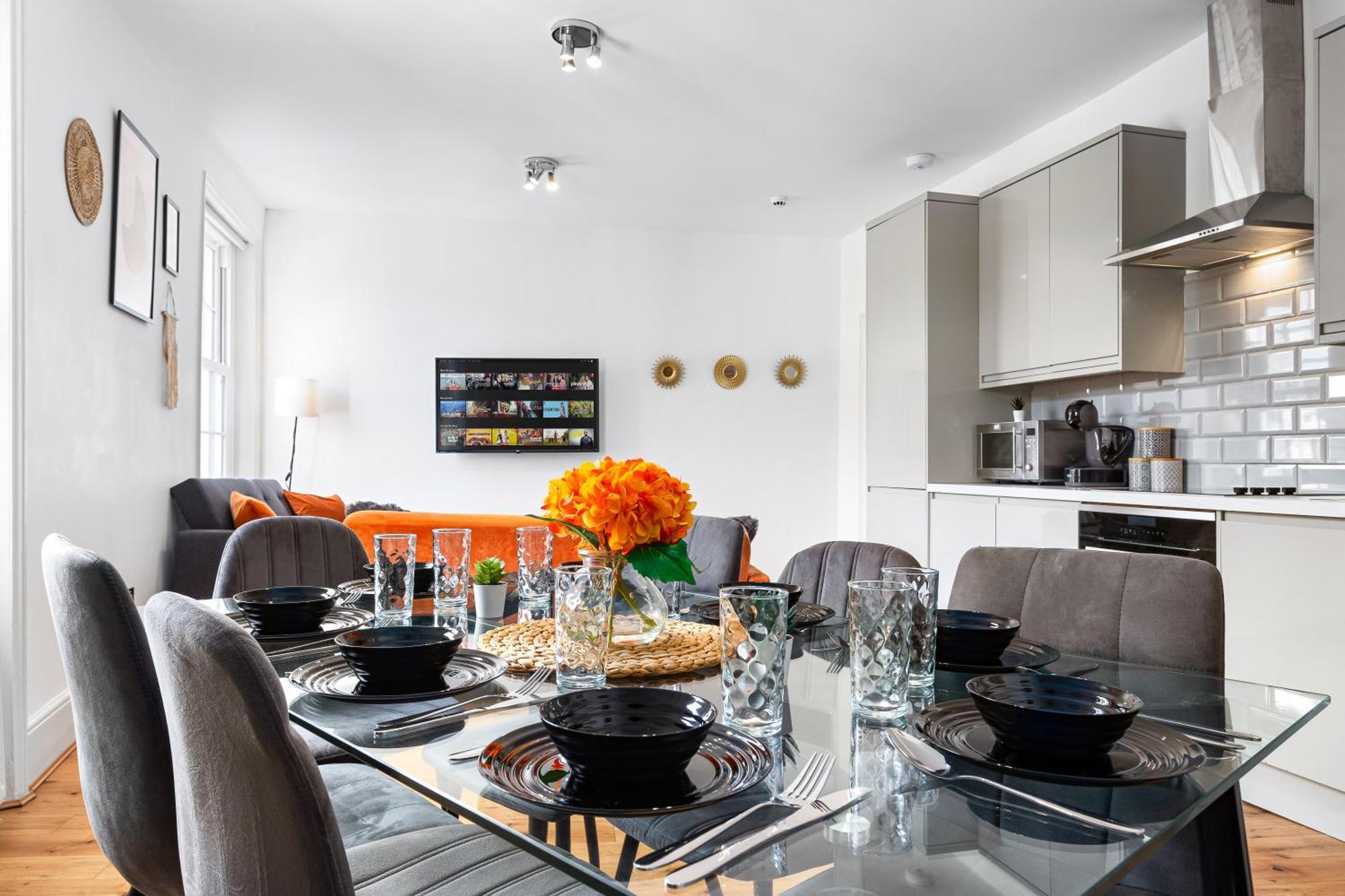 Stylish 3 Bedroom Serviced In Kings Cross * Londra