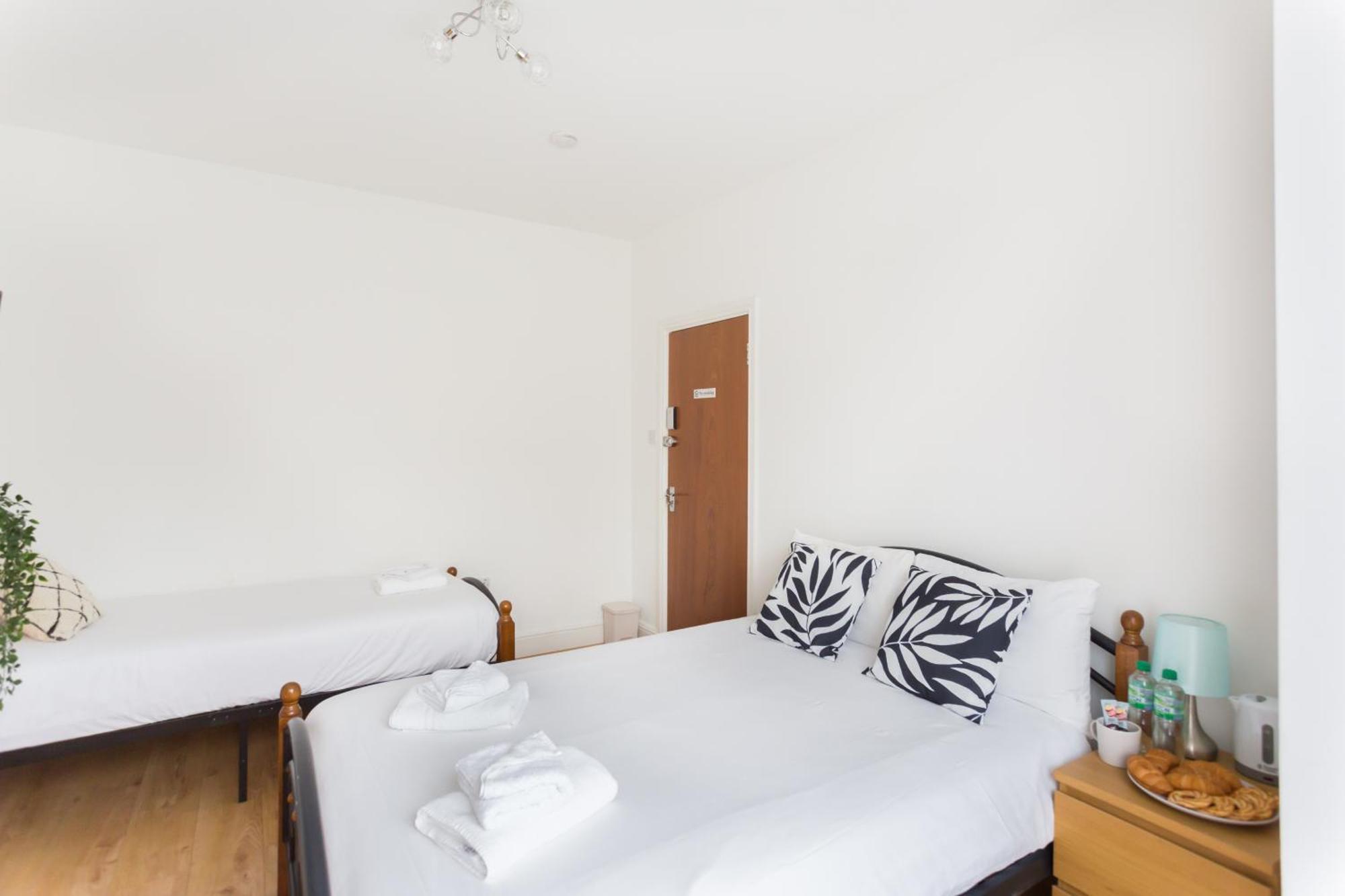 Casa vacanze Wood Budget - Next To Mall & Metro Station - 10 Min To Center Londra