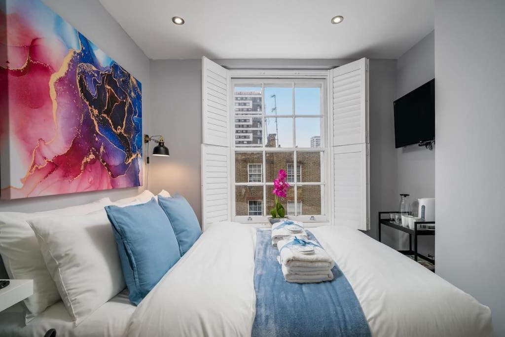 Luxury 6 Bedroom House In Star Street Londra
