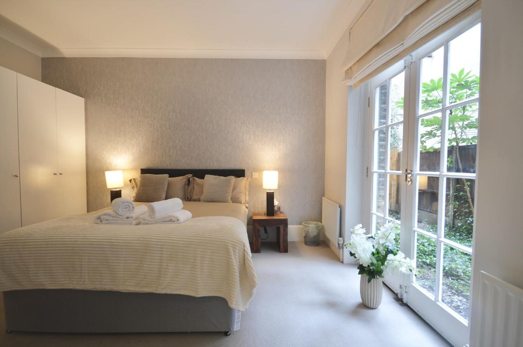 Kensington Apartment, Breakfast, 2 Baths Londen