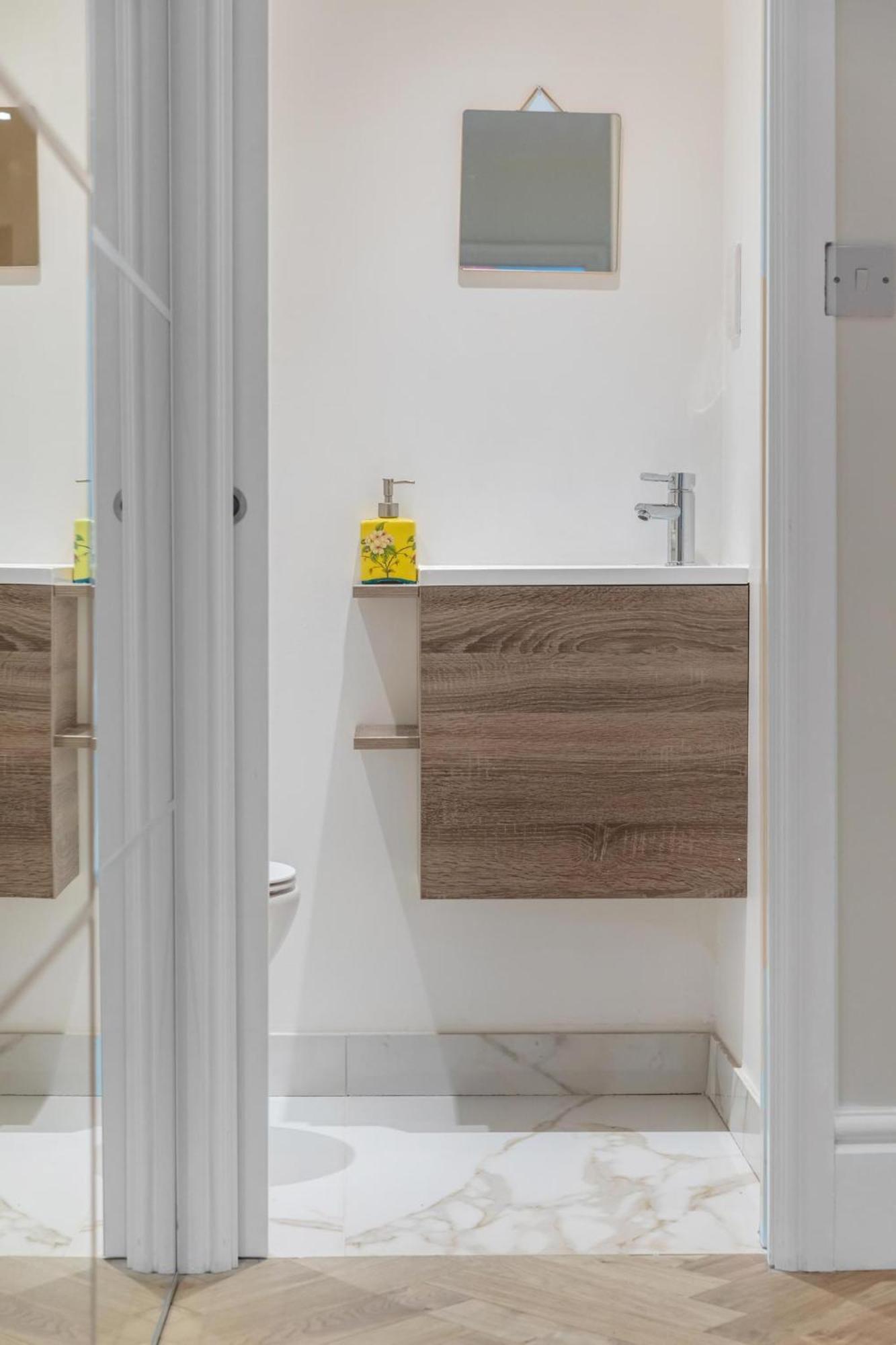 Apartment Stylish Kensington Courtyard London