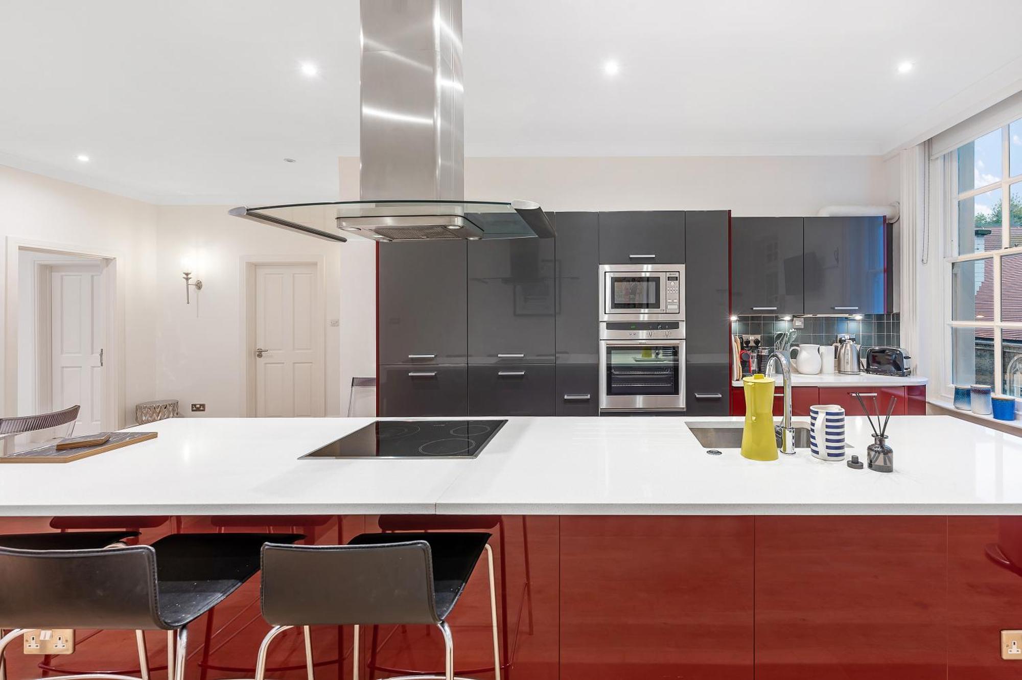 Casa Italia Near Hyde Park & Kensington High Street - Wifi & Washing Machine - Free Luggage Storage Available Nearby Appartement