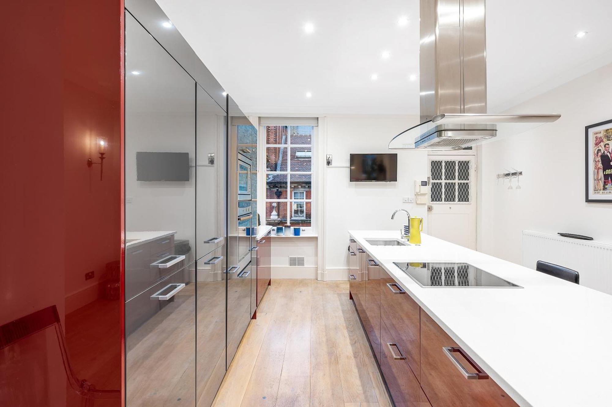 Appartement Casa Italia Near Hyde Park & Kensington High Street - Wifi & Washing Machine - Free Luggage Storage Available Nearby *