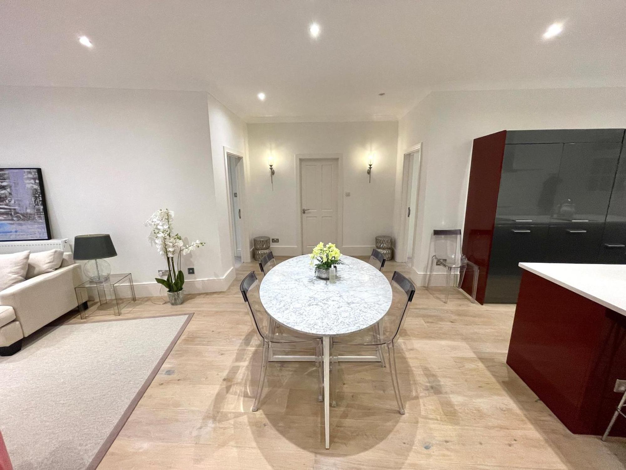 Casa Italia Near Hyde Park & Kensington High Street - Wifi & Washing Machine - Free Luggage Storage Available Nearby Appartement