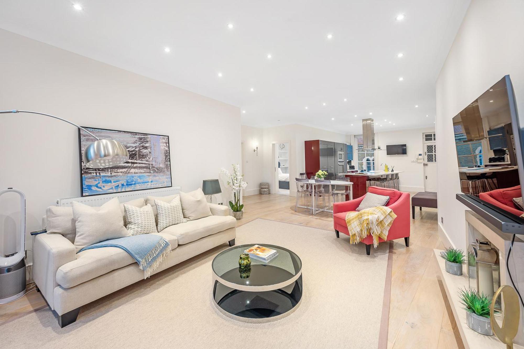 Casa Italia Near Hyde Park & Kensington High Street - Wifi & Washing Machine - Free Luggage Storage Available Nearby * Londen