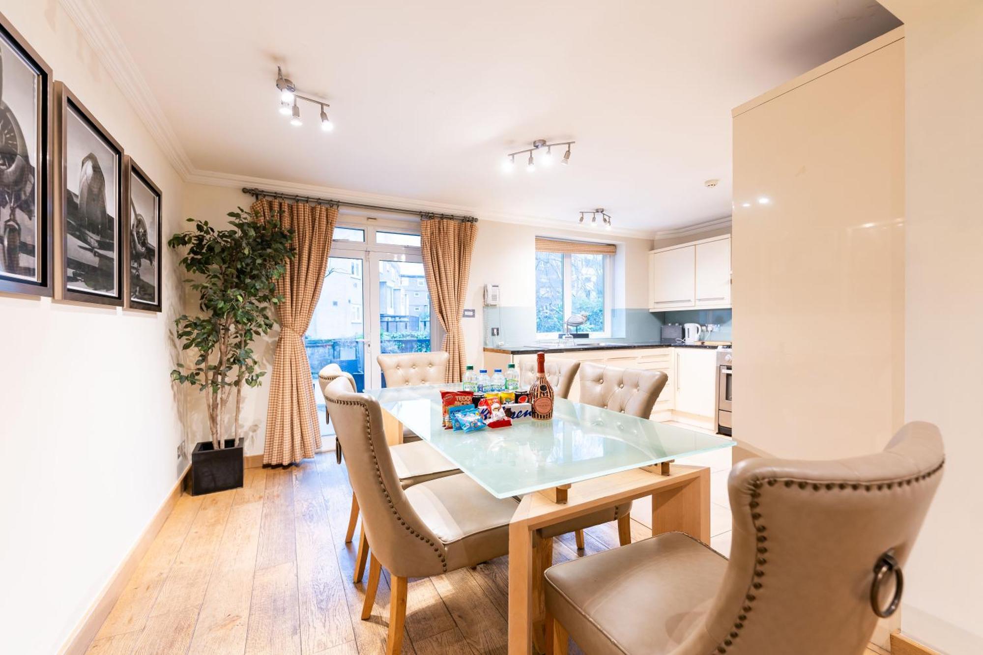 Appartamento Luxury 6 Bedroom House In Southwick Street *