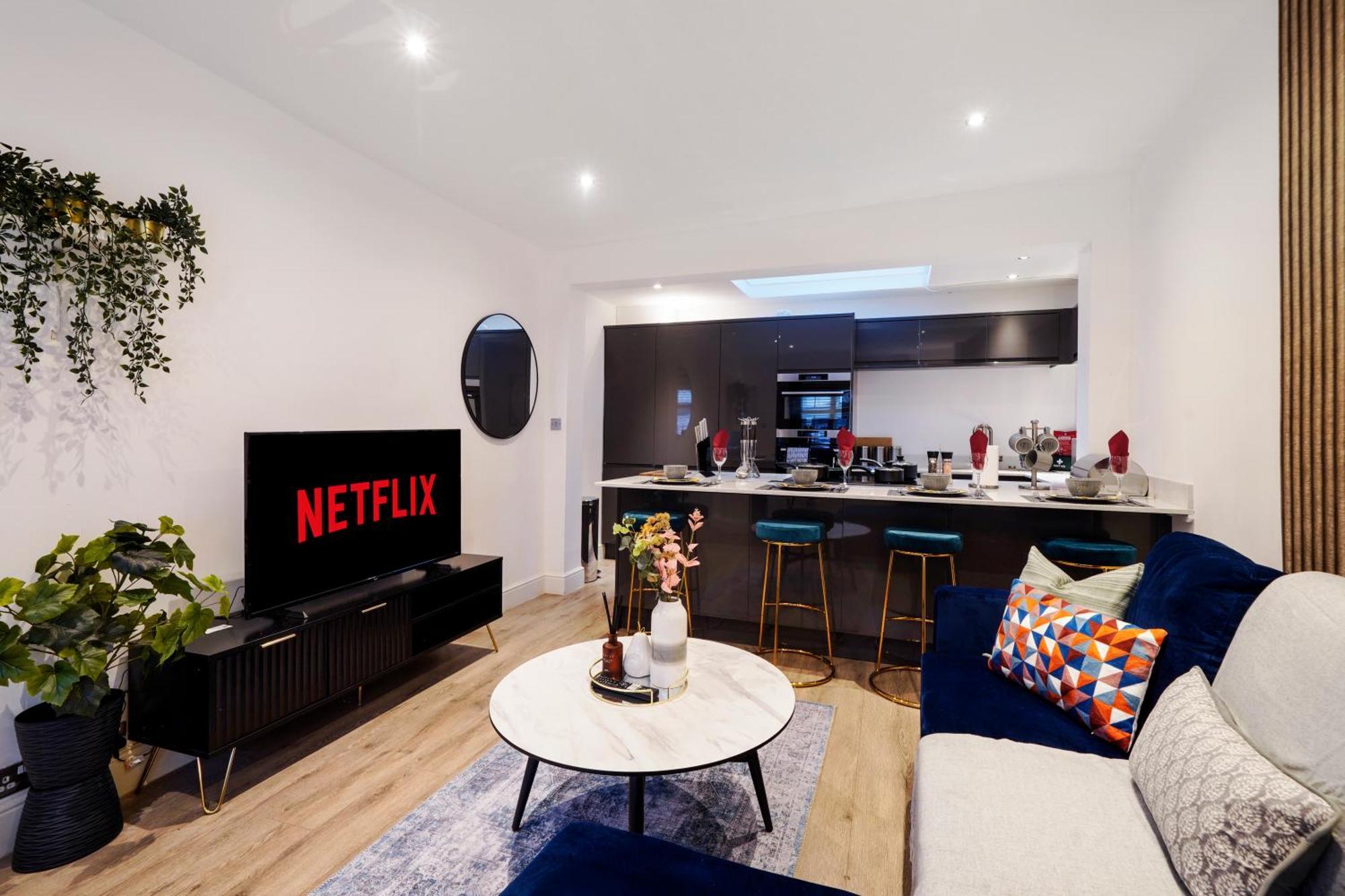 Charming 2 Bed House - Roof Terrace & Parking Hébergement de vacances Londres
