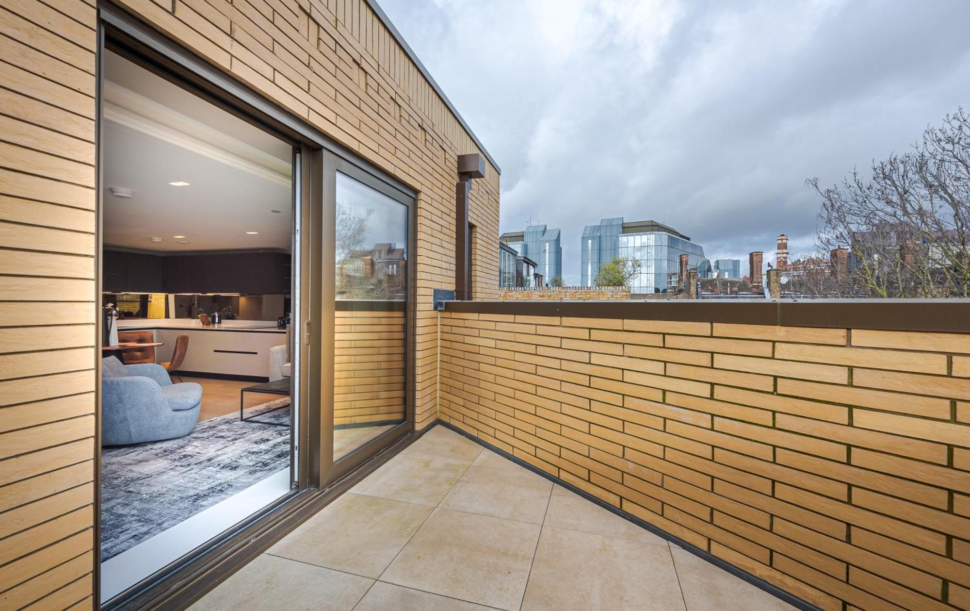Arcadia Residences - Luxury In Kensington Apartment