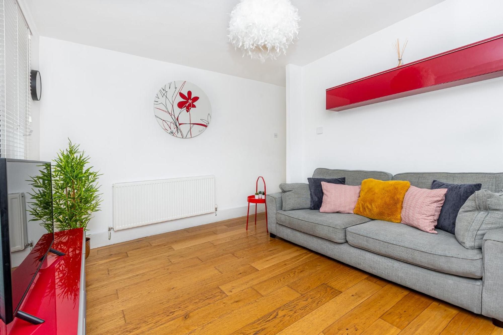 Appartement Newly Refurbished 2br Wbalcony In Vibrant Peckham Londen