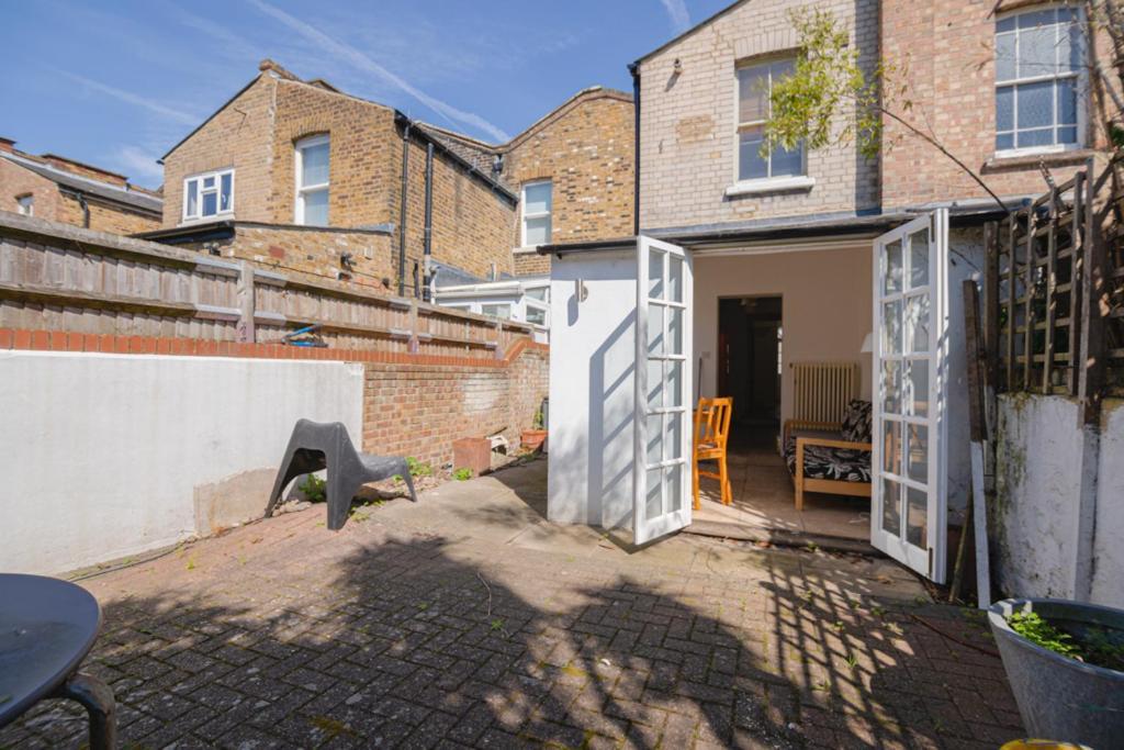 Refurbished Double Bedroom Londres