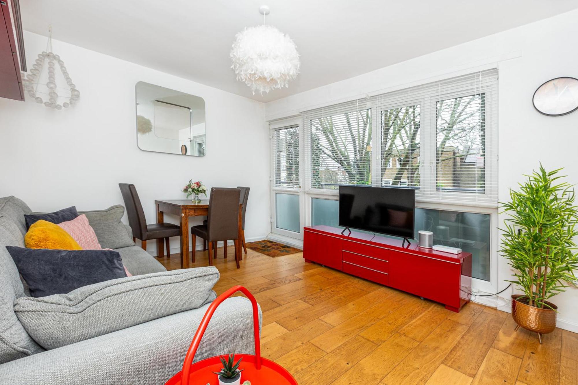 Newly Refurbished 2br Wbalcony In Vibrant Peckham * Londen