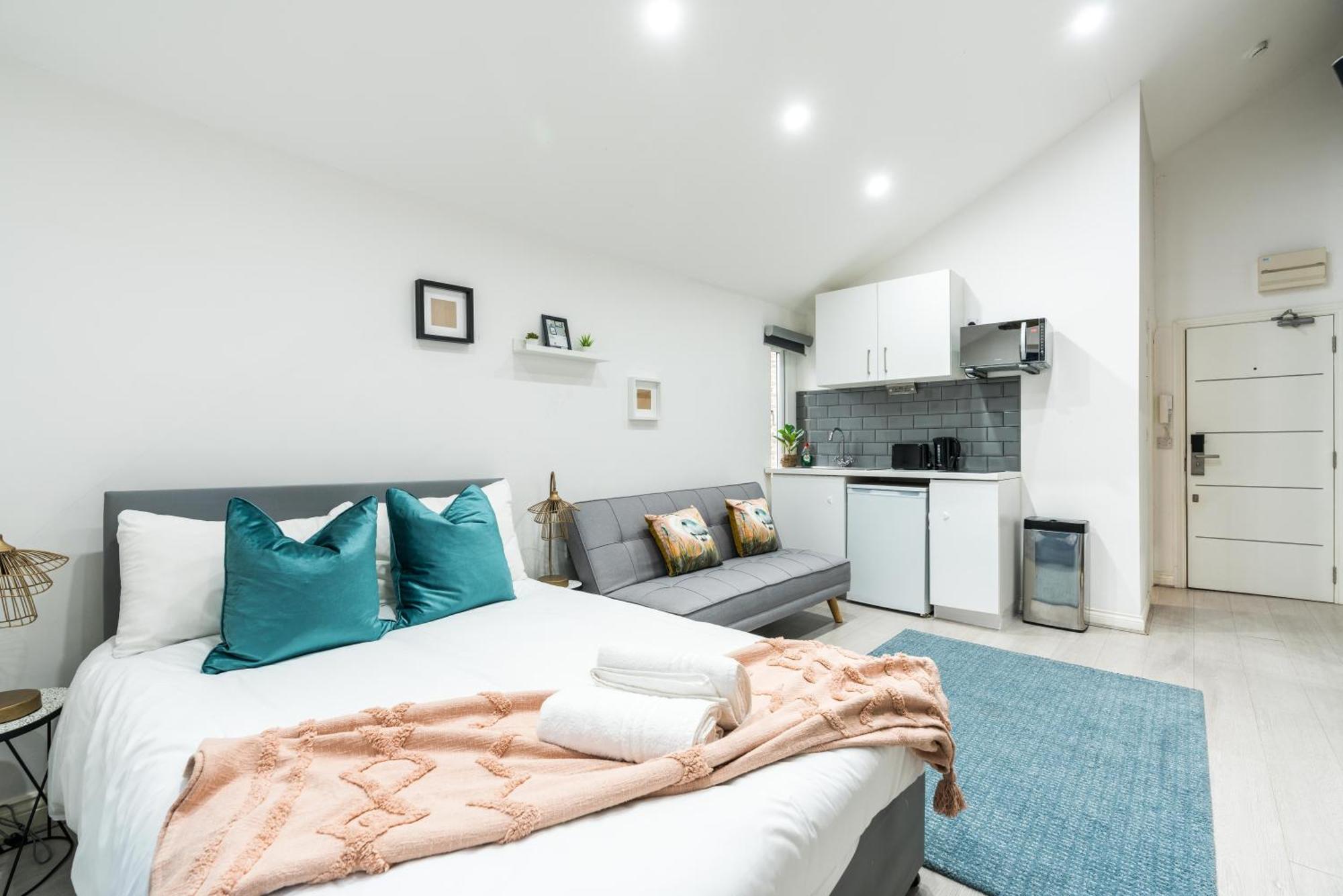 S3 Central-comfy,quiet Studio-balcony *