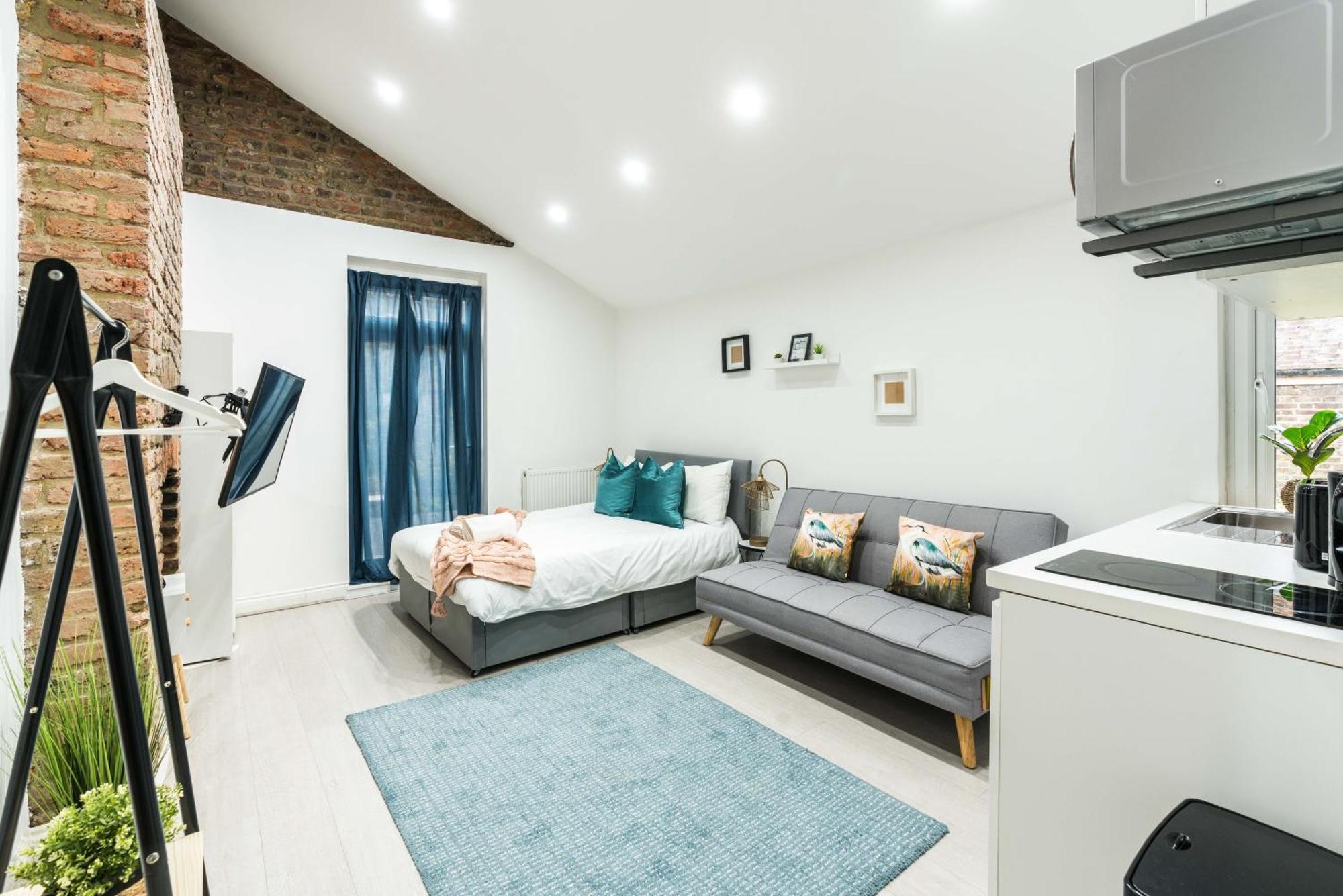 S3 Central-comfy,quiet Studio-balcony
