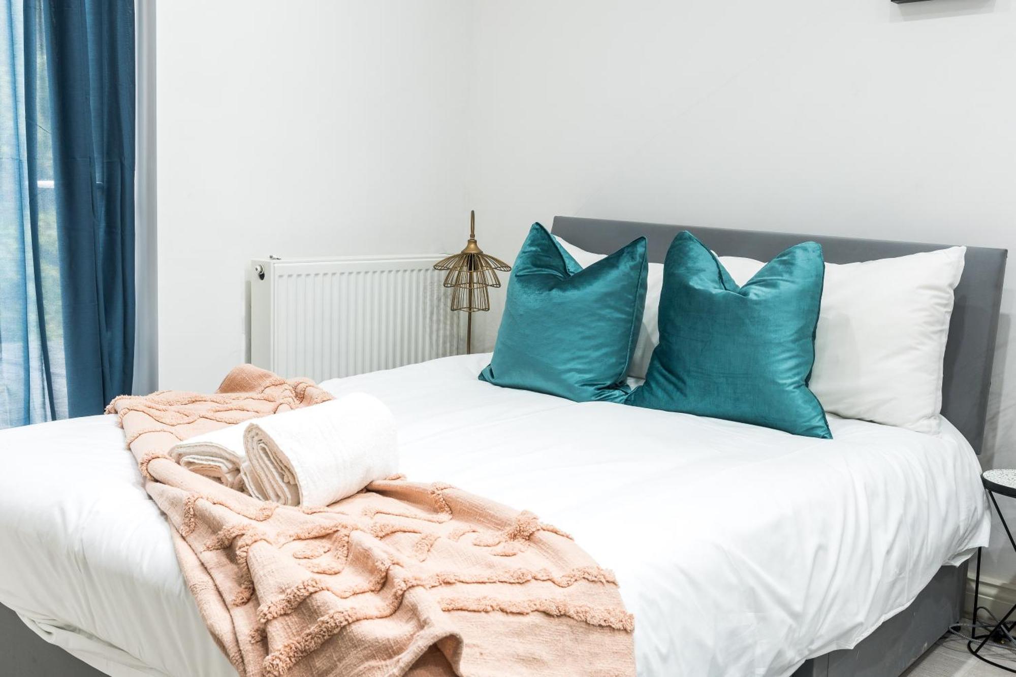 S3 Central-comfy,quiet Studio-balcony * London