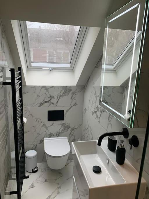 One Bed-apartment In Apartment London