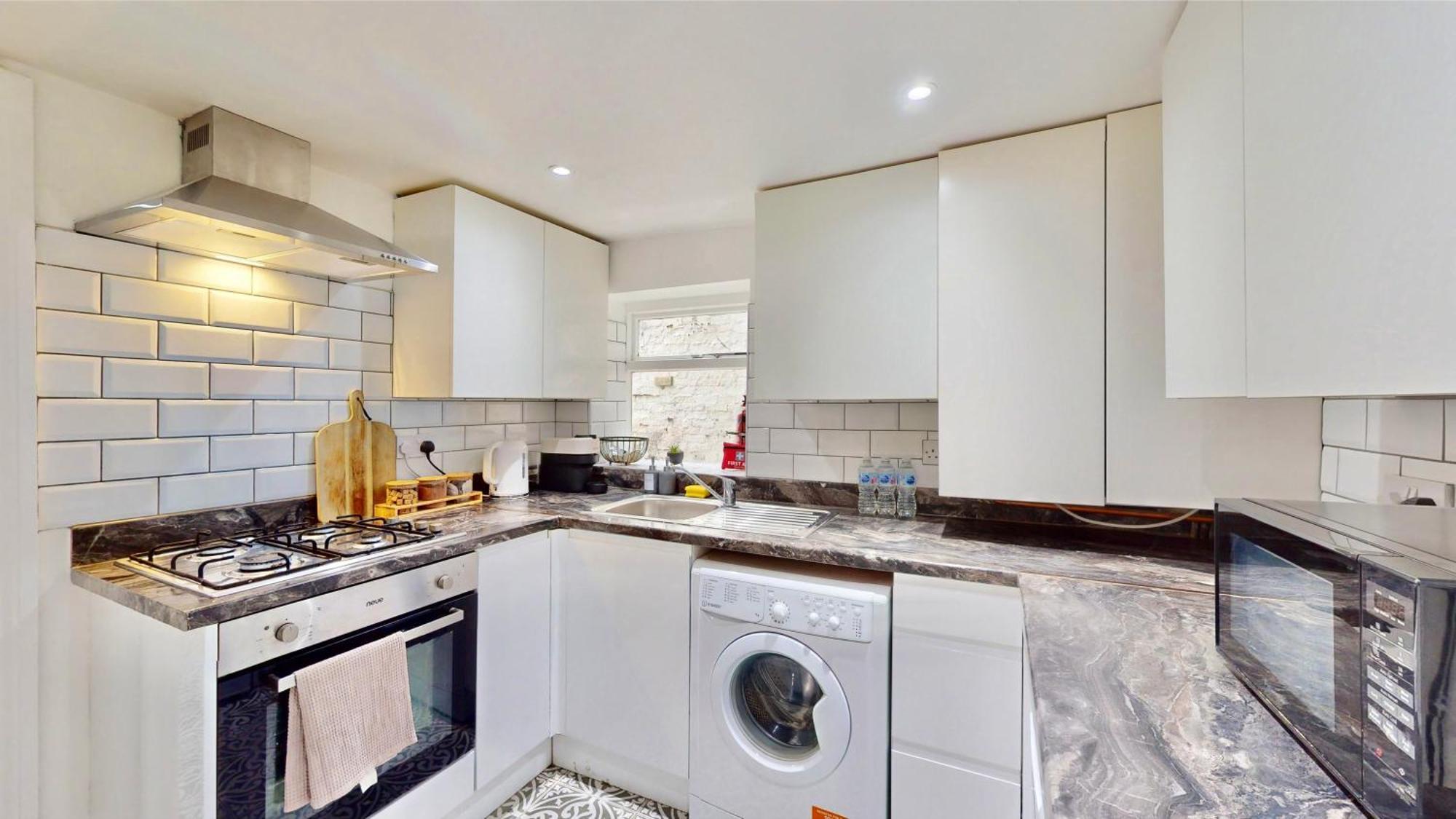 Tube & Notting Hill Nearby - Garden Flat Haven Appartement Londen
