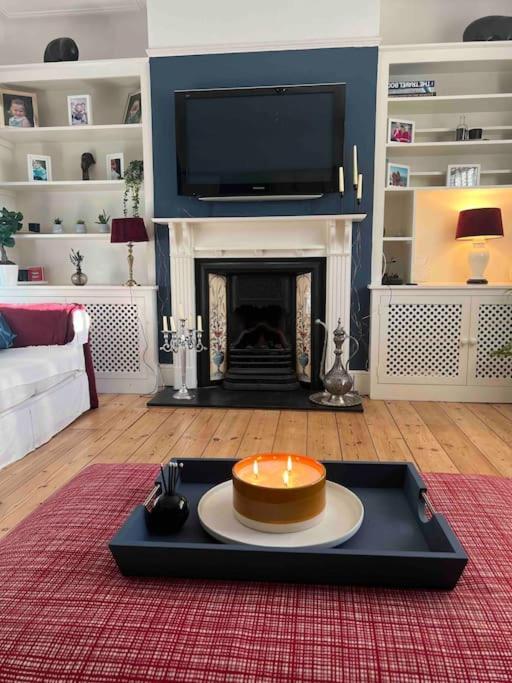Luxury 4 Bedroom House In Featured On Tv * London