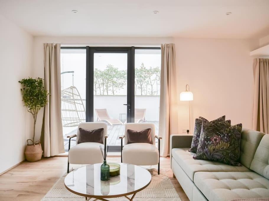 Stylish 2 Bed With Large Terrace * London