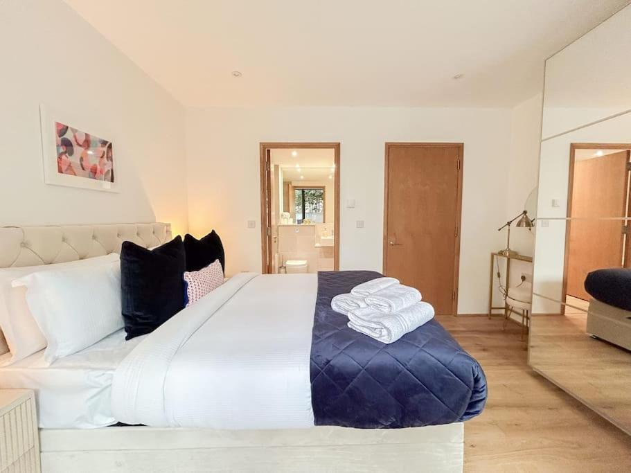 Apartment Stylish 2 Bed With Large Terrace London