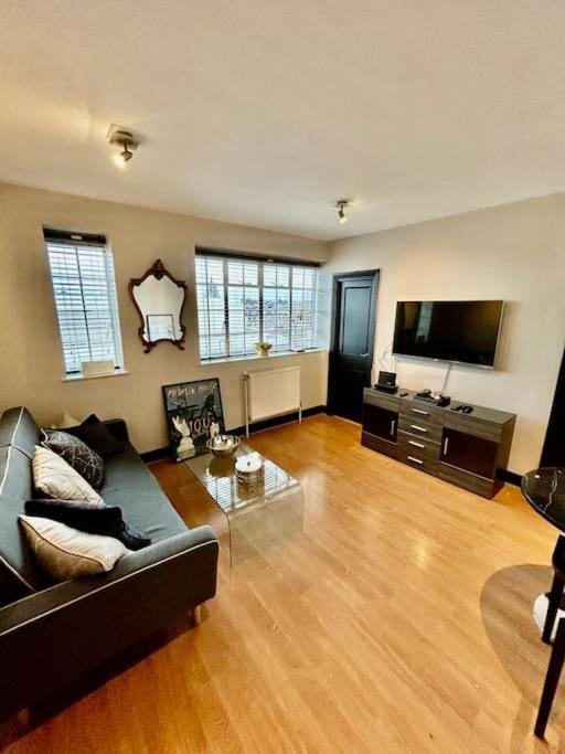 Chelsea Cloisters - One Bedroom Serviced Lägenhet