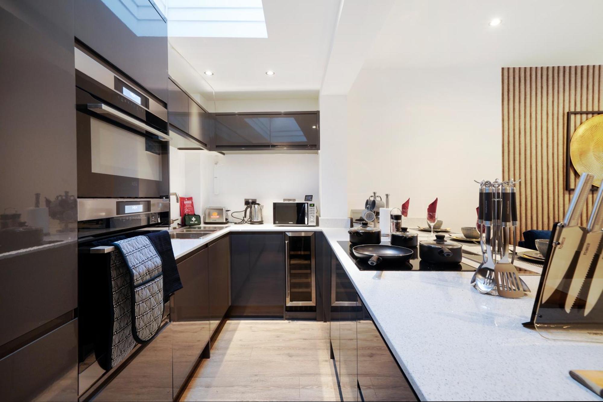 Charming 2 Bed House - Roof Terrace & Parking Ferienhaus London
