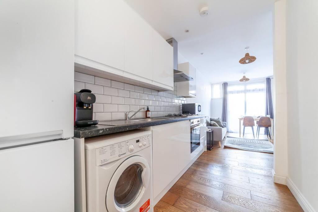 Lejlighed Sleek & Modern 2 Bd In - Sleeps 7 - Parking *