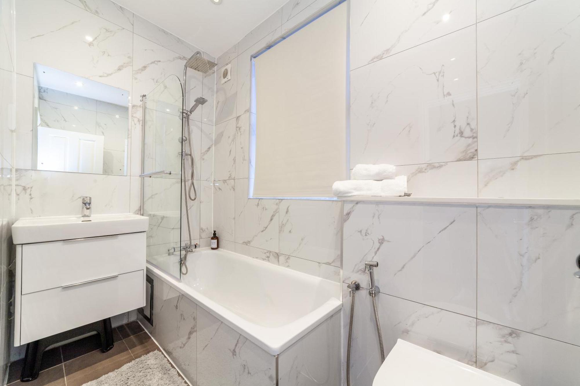 Sleek & Modern 2 Bd In - Sleeps 7 - Parking Lejlighed *