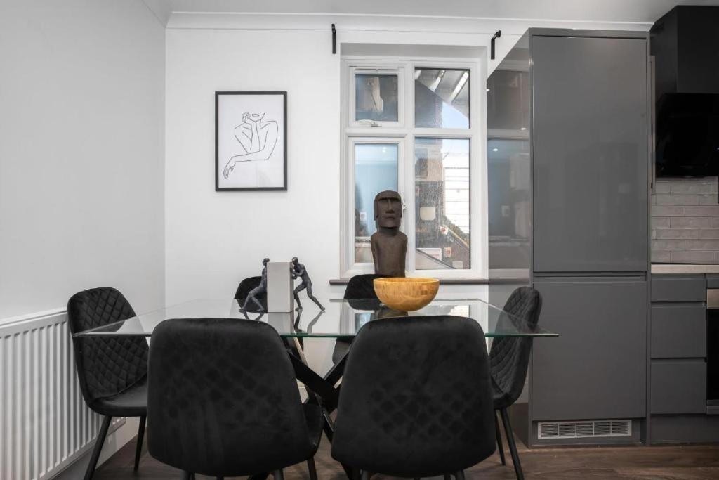 Modern 2 Bed In Prime Camden Sleeps 6 Appartamento