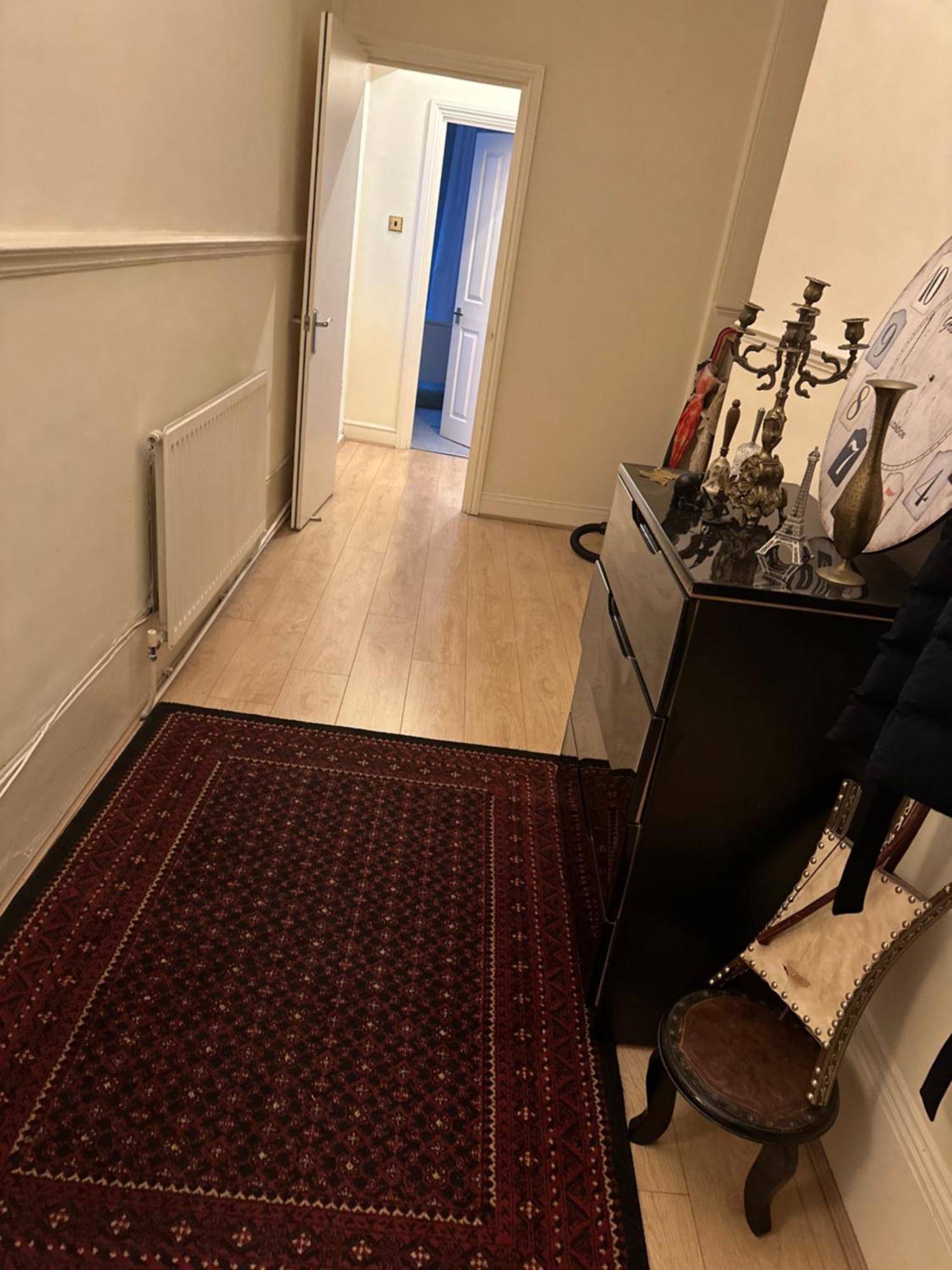 Accommodatie bij particulieren Double Bedroom In *