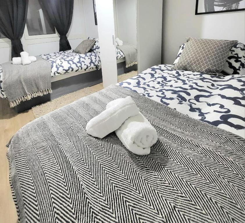 Apartment Three Bed Flat In Mile End
