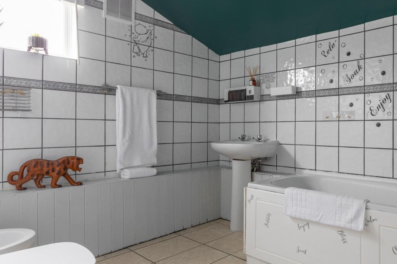 Perry Place - Forest Hill- 3 Bed House