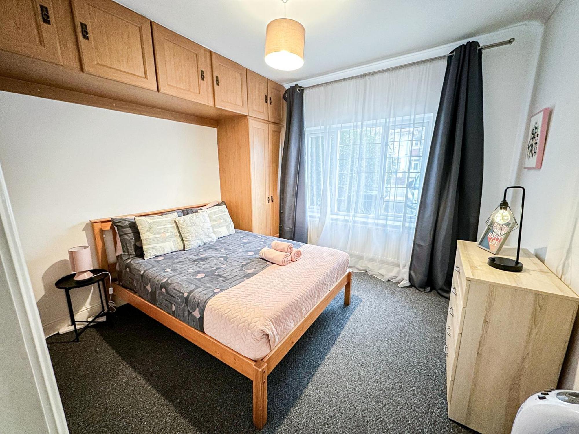 Appartement Cosy Near Hampstead Heath With Free On-site Parking & Private Gardens, Golders Green