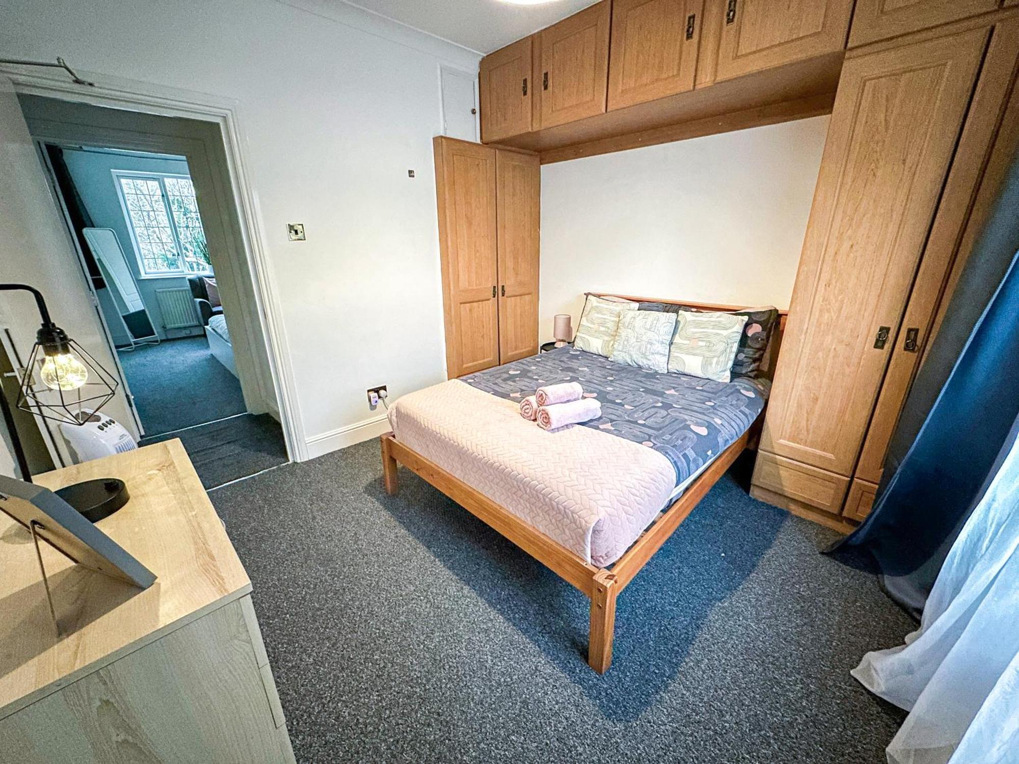 Appartement Cosy Near Hampstead Heath With Free On-site Parking & Private Gardens, Golders Green *