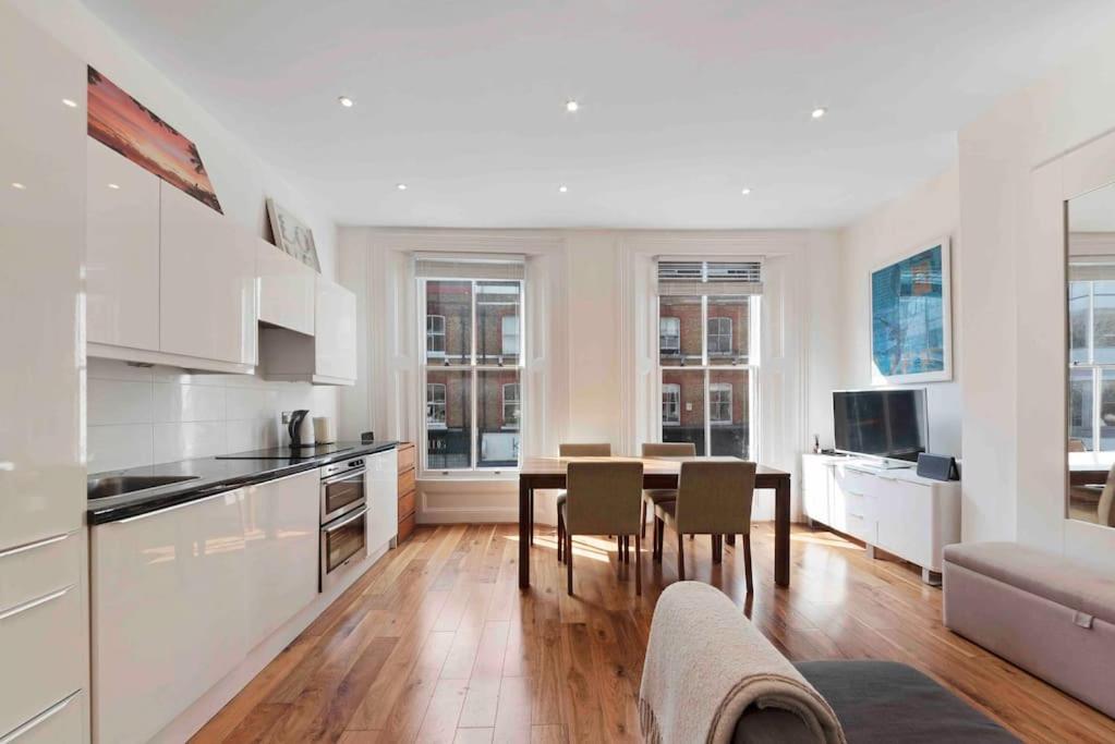 Apartment Huge 1 Bed -sleeps 4 De Lux Soho Fitzrovia
