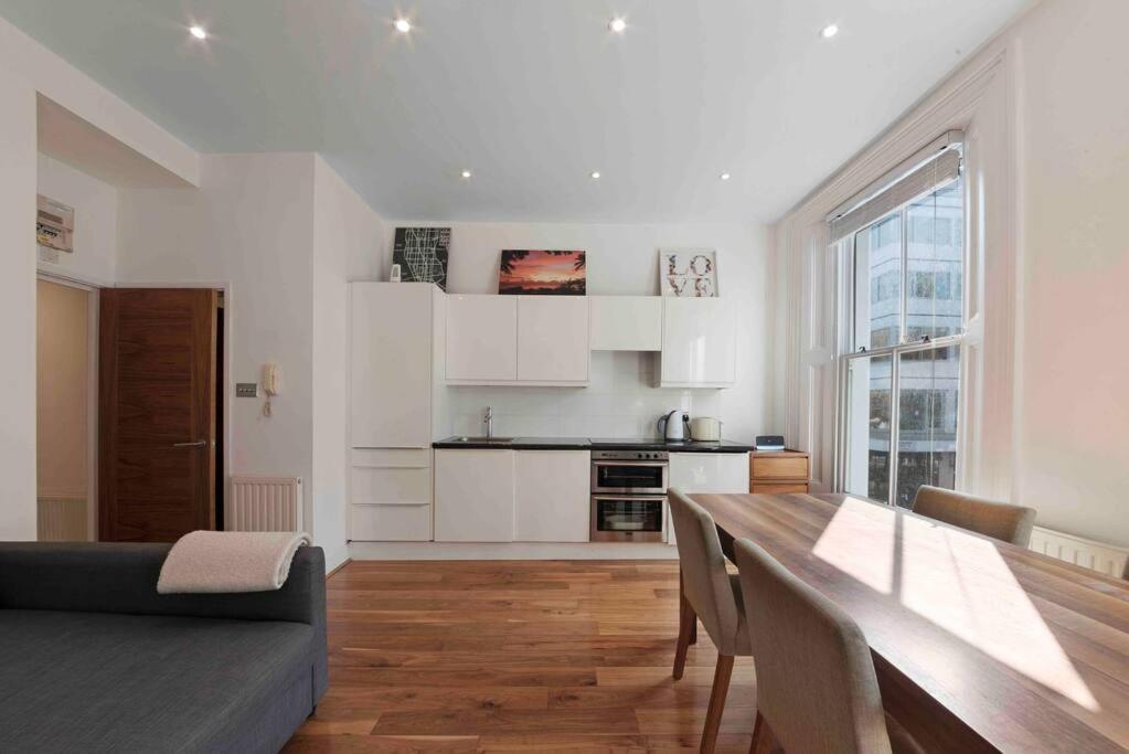 Apartment Huge 1 Bed -sleeps 4 De Lux Soho Fitzrovia London