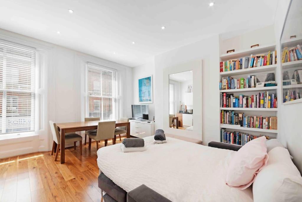 Apartment Huge 1 Bed -sleeps 4 De Lux Soho Fitzrovia