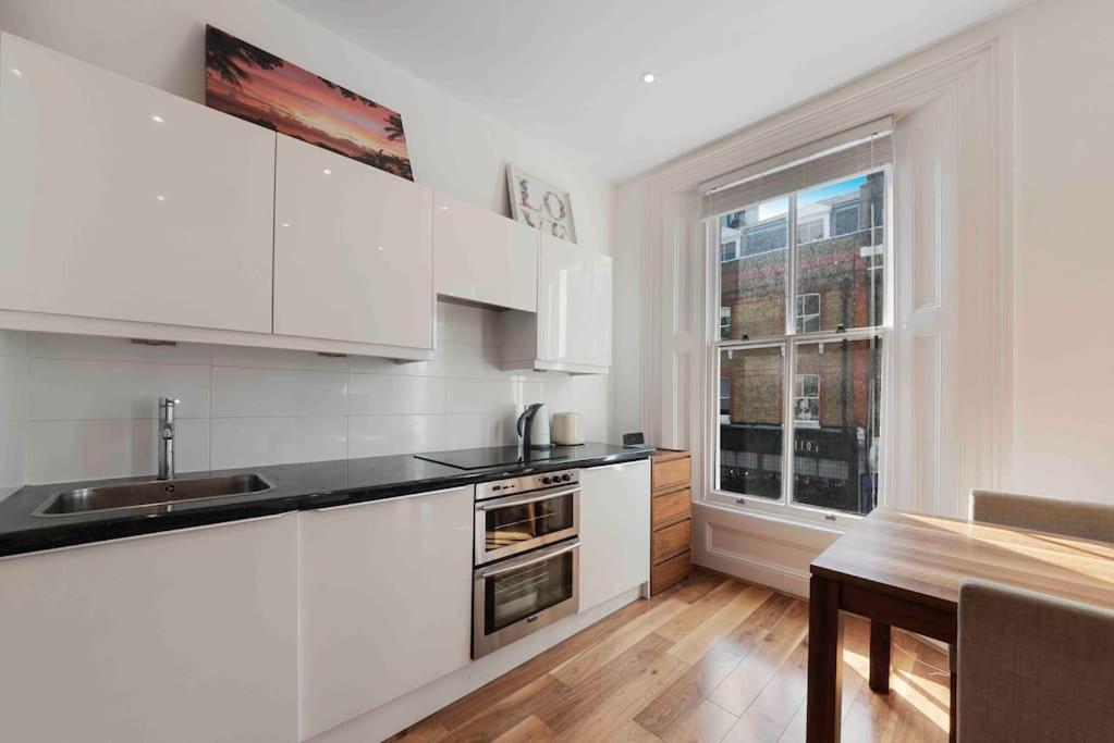 Huge 1 Bed -sleeps 4 De Lux Soho Fitzrovia