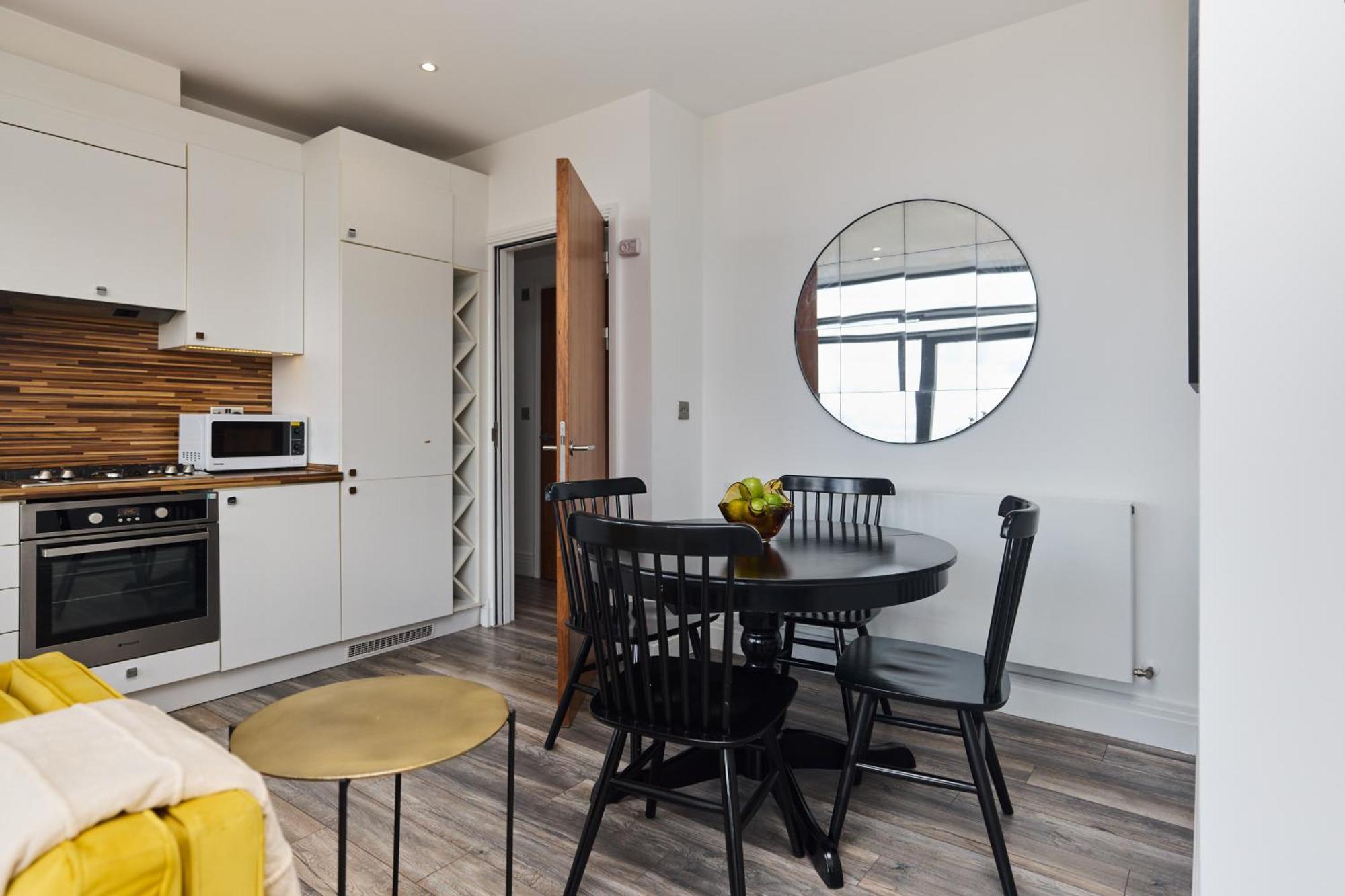 The Harlesden Classic - Lovely 2bdr Flat With Balcony Lejlighed