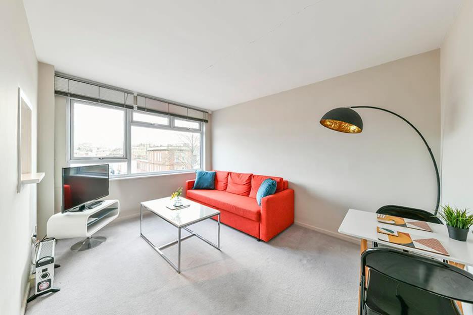 No 15 Brompton Cross Apartment *