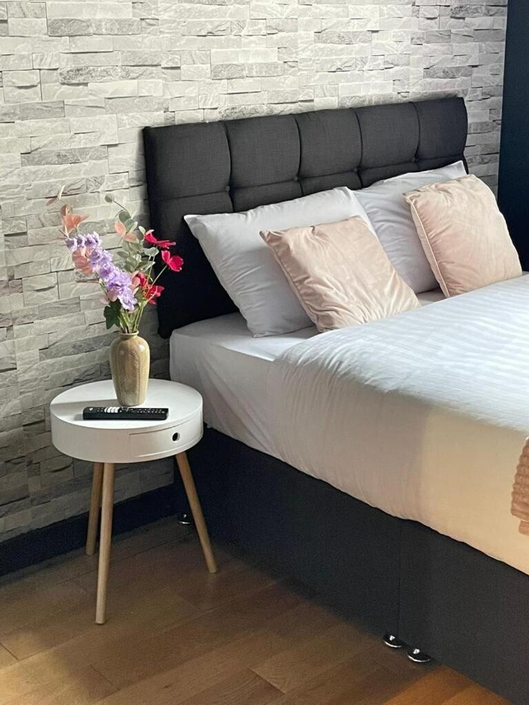 Portobello Road Artistic 'budget' Appartement Londen