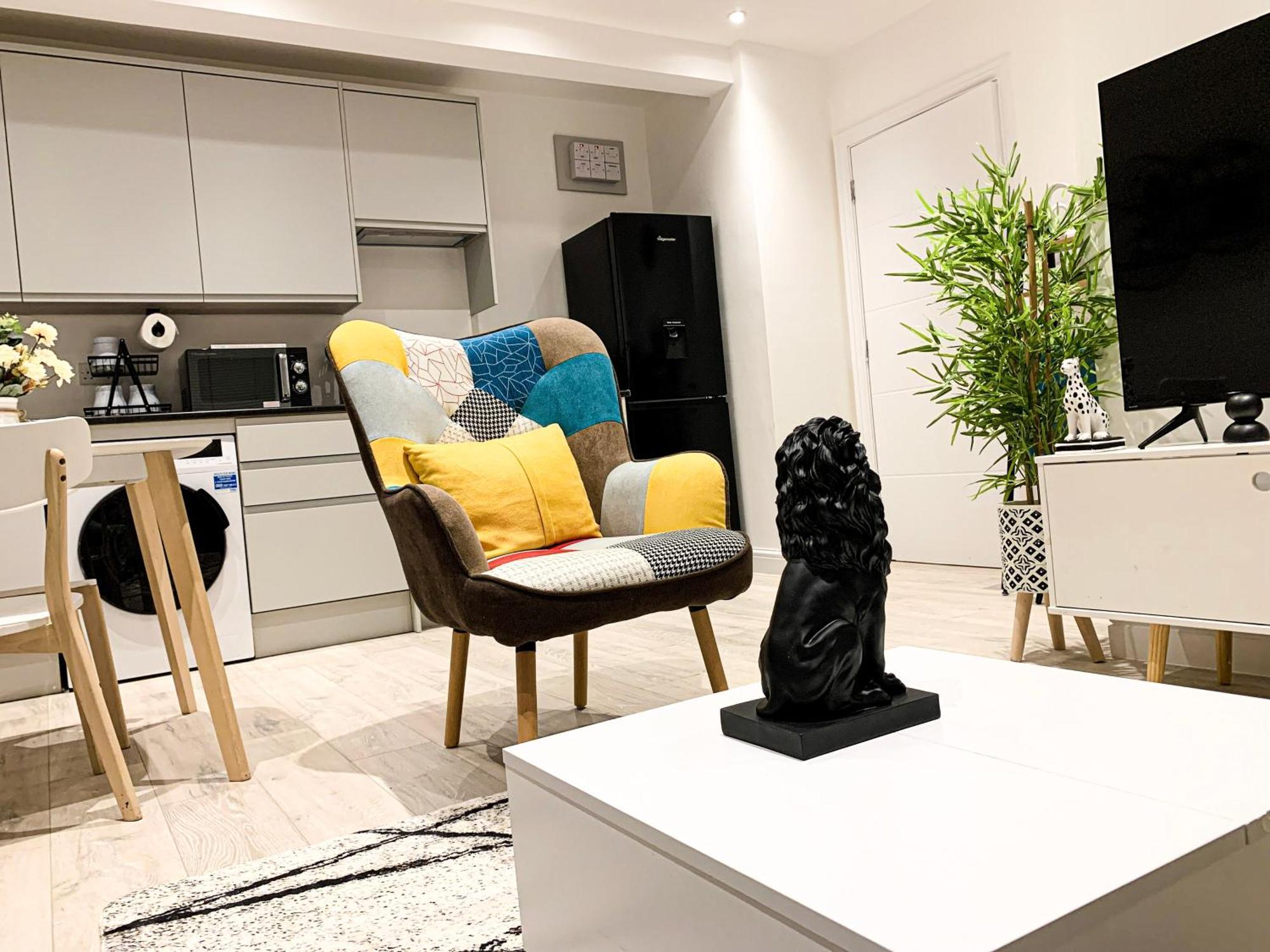 Luxury House With 2 Bedrooms Free Driveway Parking Close To Central Wembley Stadium And Shopping Malls Appartement Londen