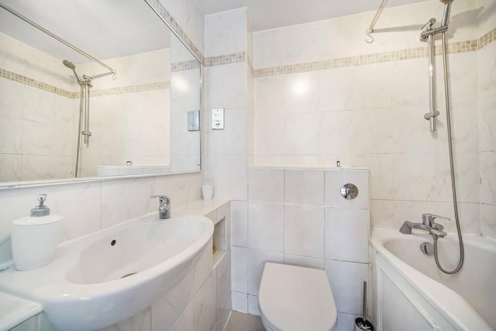 Stunning 4-bed Lejlighed London