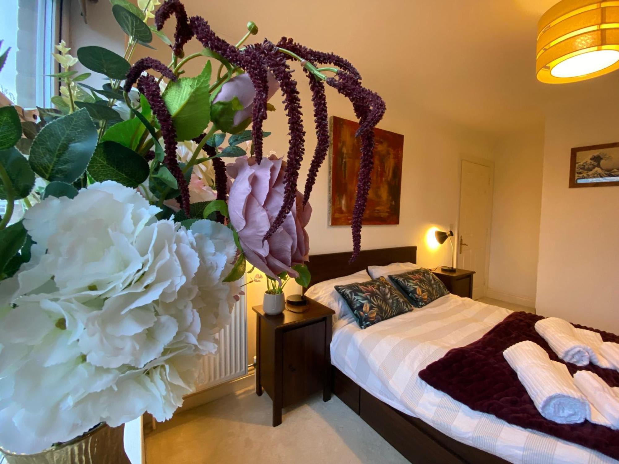 The White House Homestay *