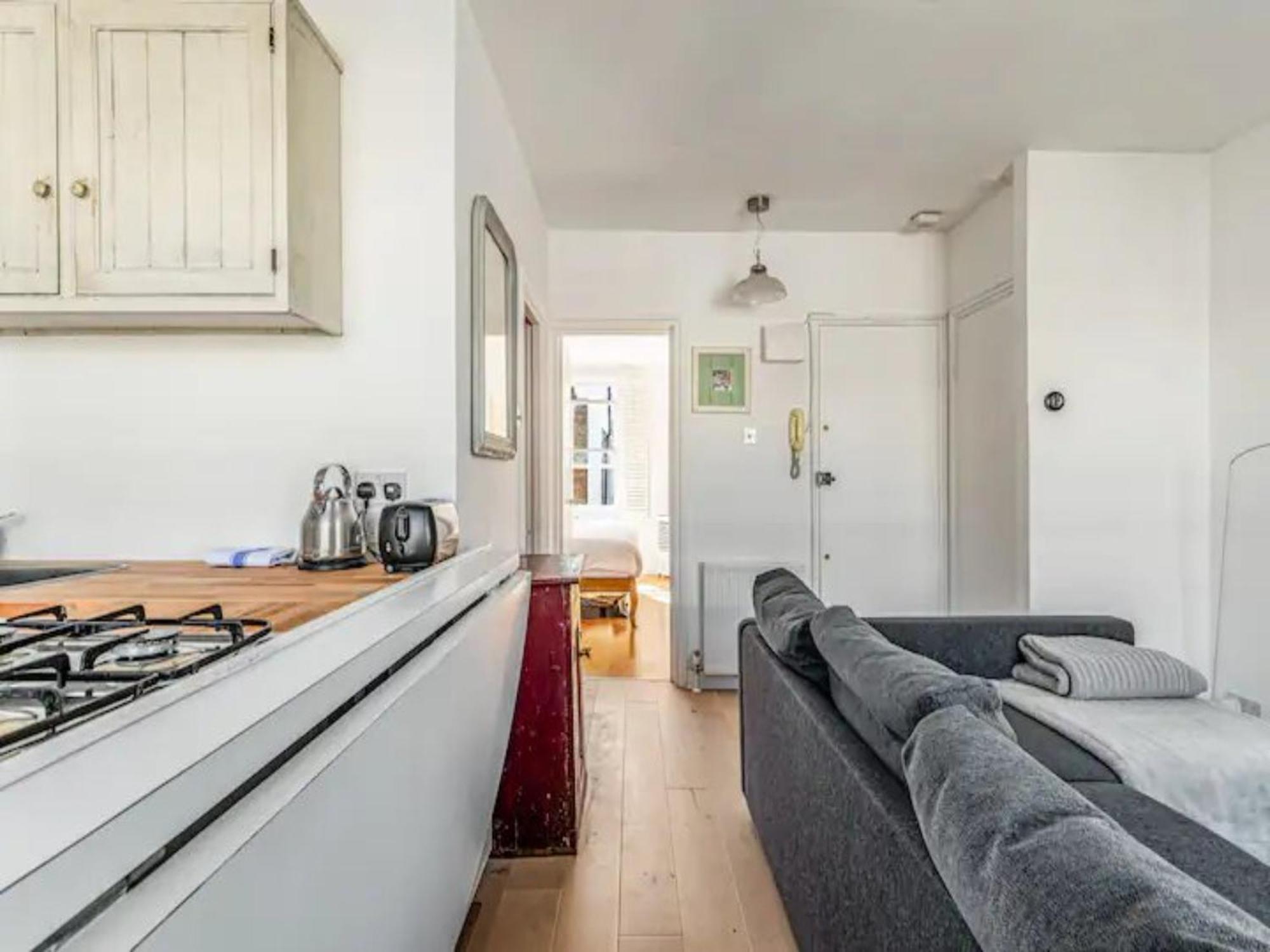 Apartment Pass The Keys Charming Victorian Gem By Portobello Market *