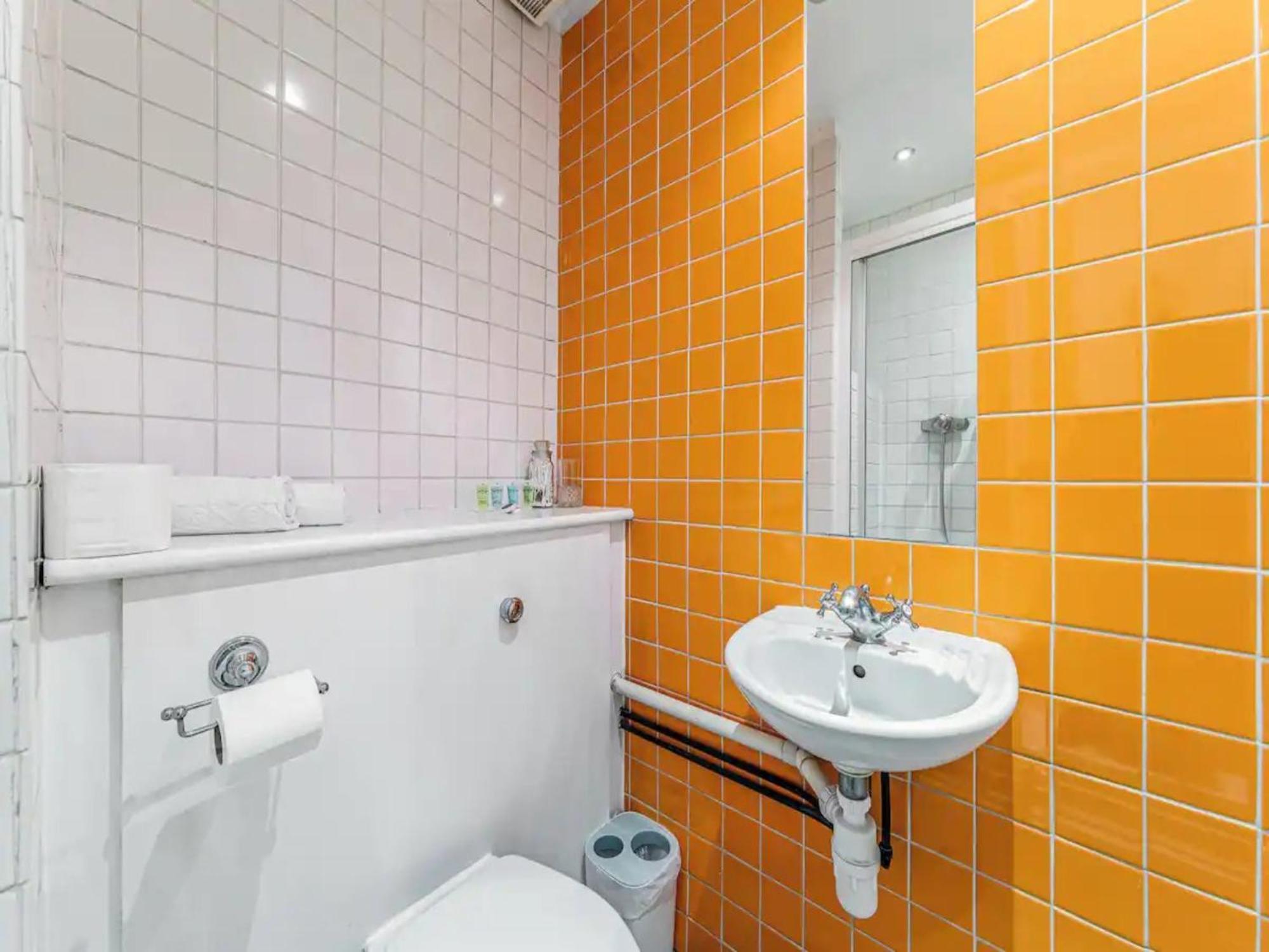 Apartment Pass The Keys Charming Victorian Gem By Portobello Market *