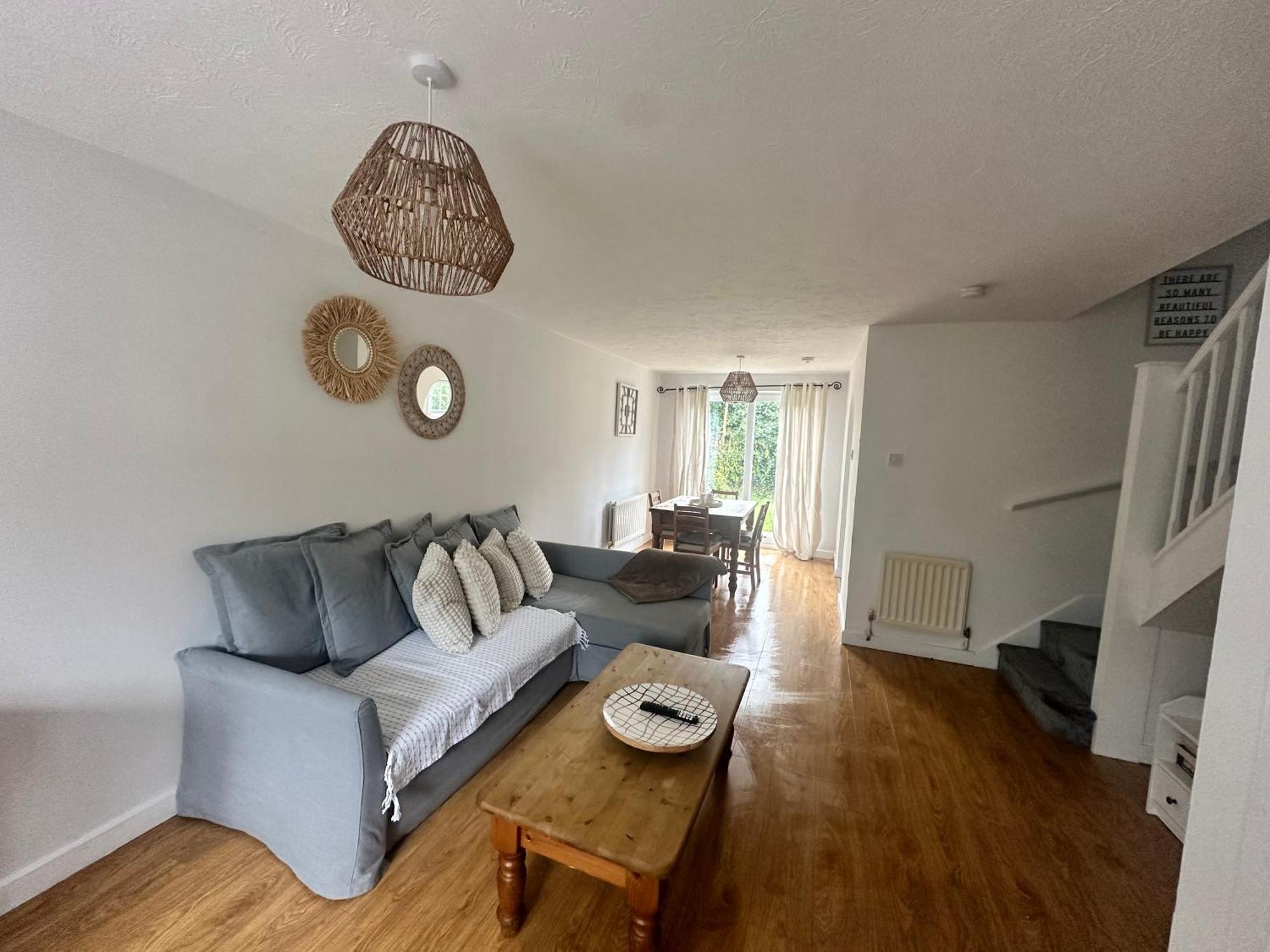 3 Bedroom House 2 Stops From Bridge Feriehus